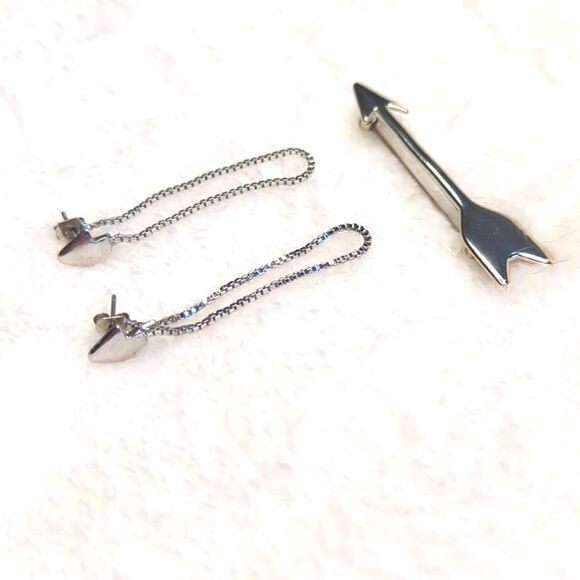 Vintage 90's Silvertone Arrow Brooche and Pierced Earrings - Picture 5 of 7